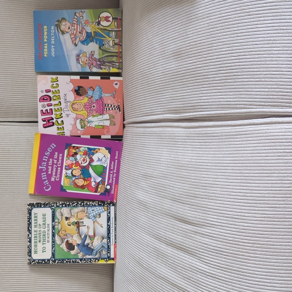 Mixed lot of books
